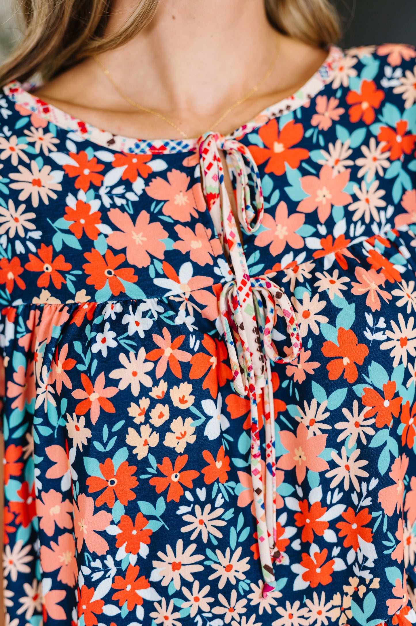 Kayla Flutter Sleeve Dress in Navy/Coral