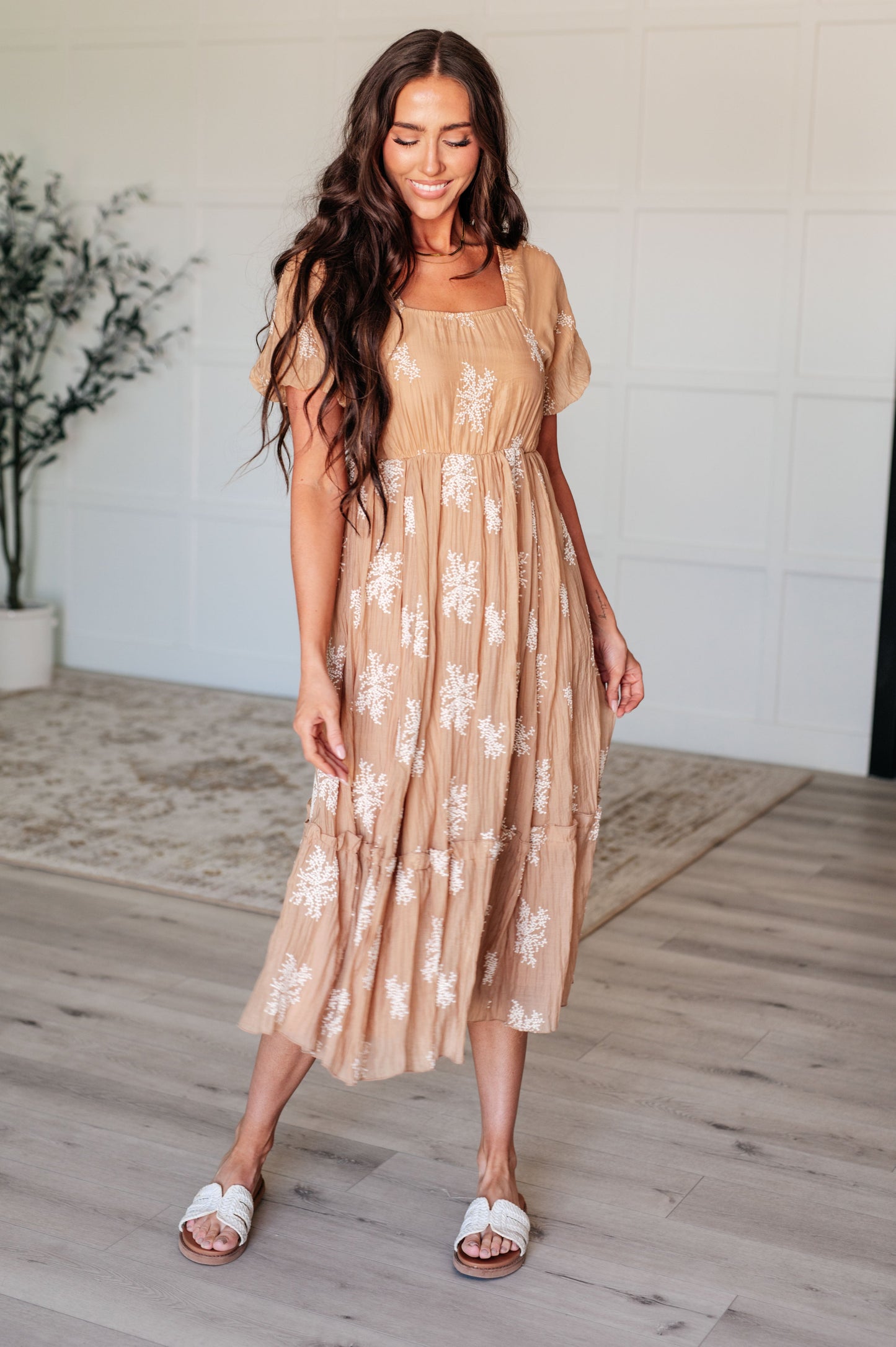 Gisell Balloon Sleeve Dress in Camel