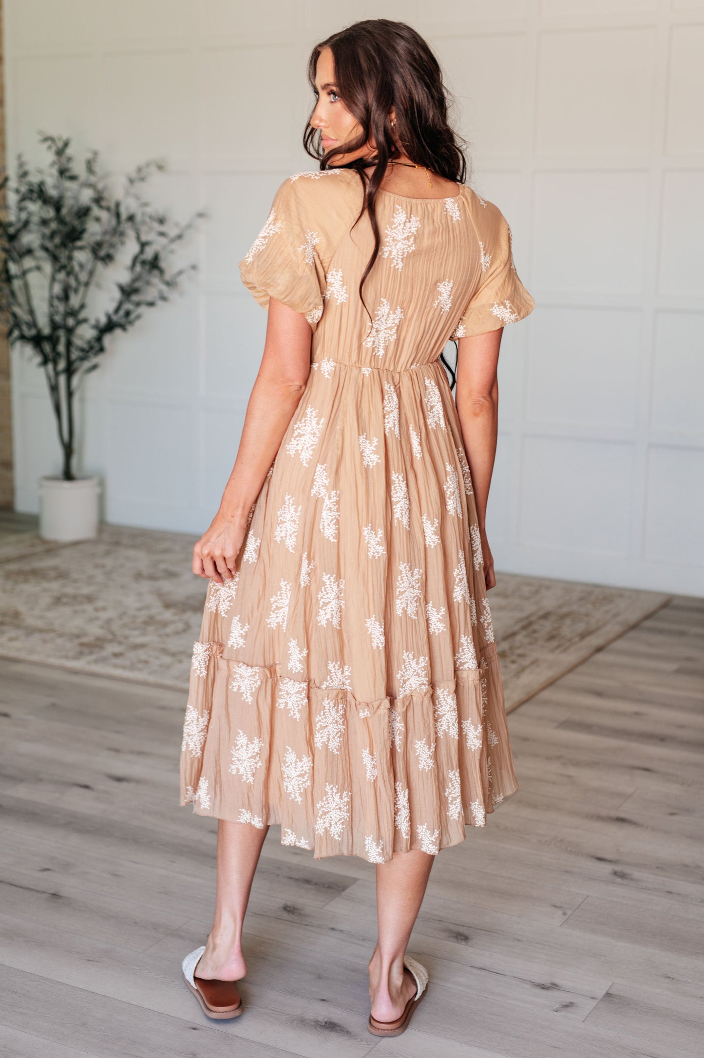 Gisell Balloon Sleeve Dress in Camel