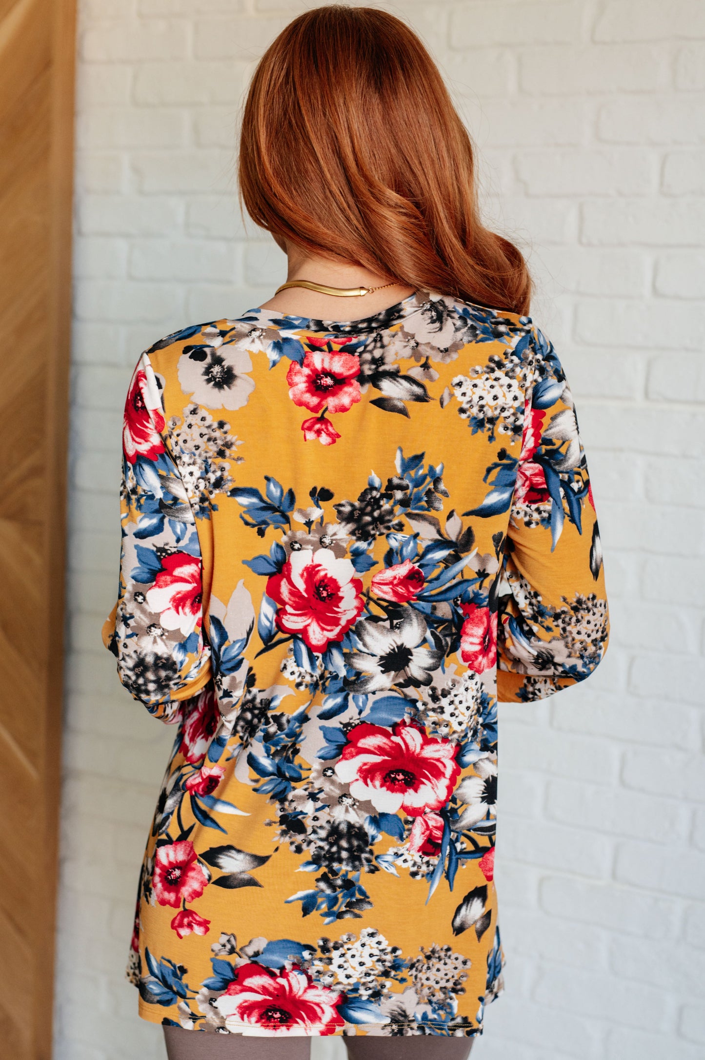 Ella V-Neck Scoop Hem Top in Marigold Floral