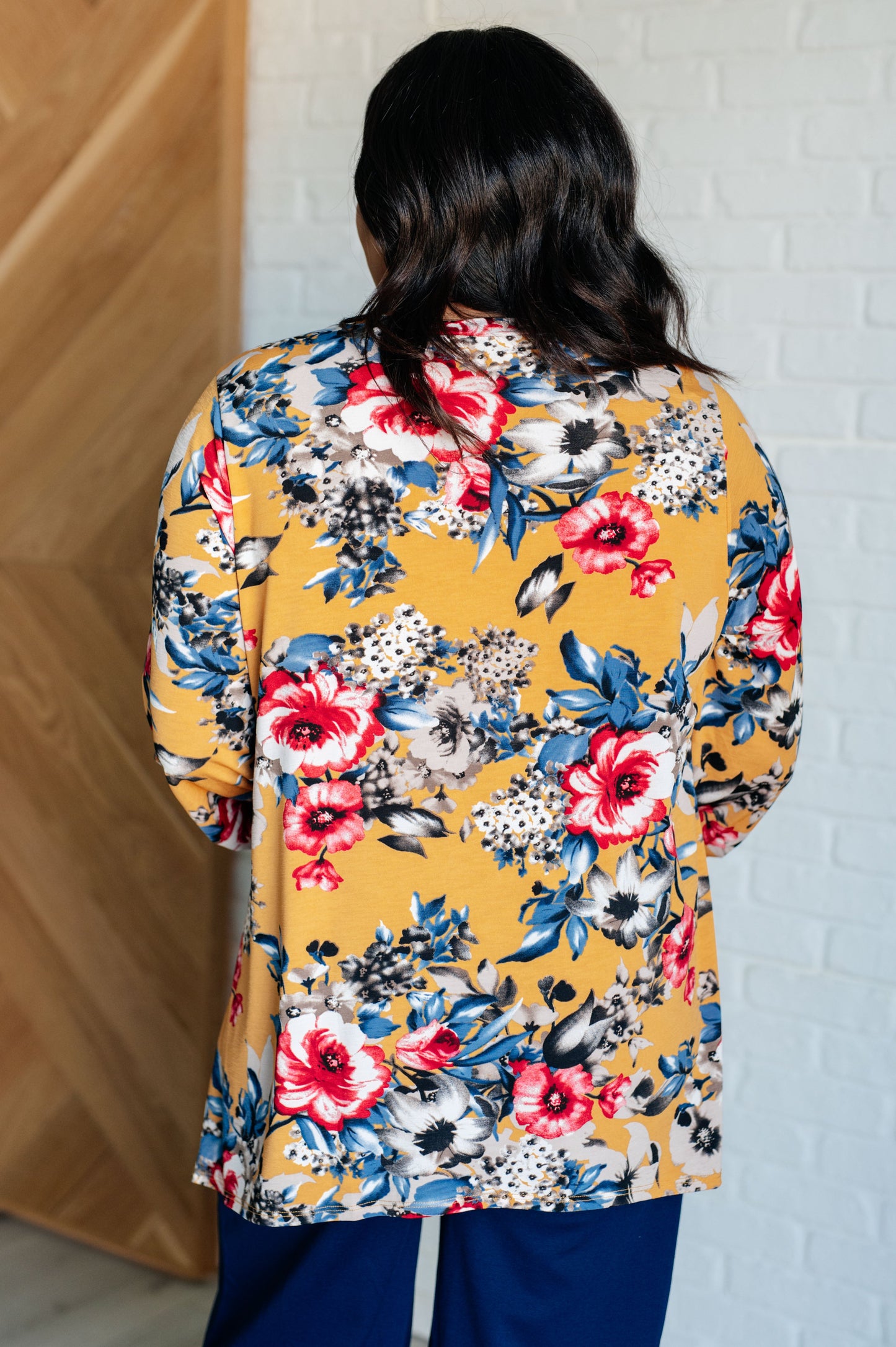 Ella V-Neck Scoop Hem Top in Marigold Floral